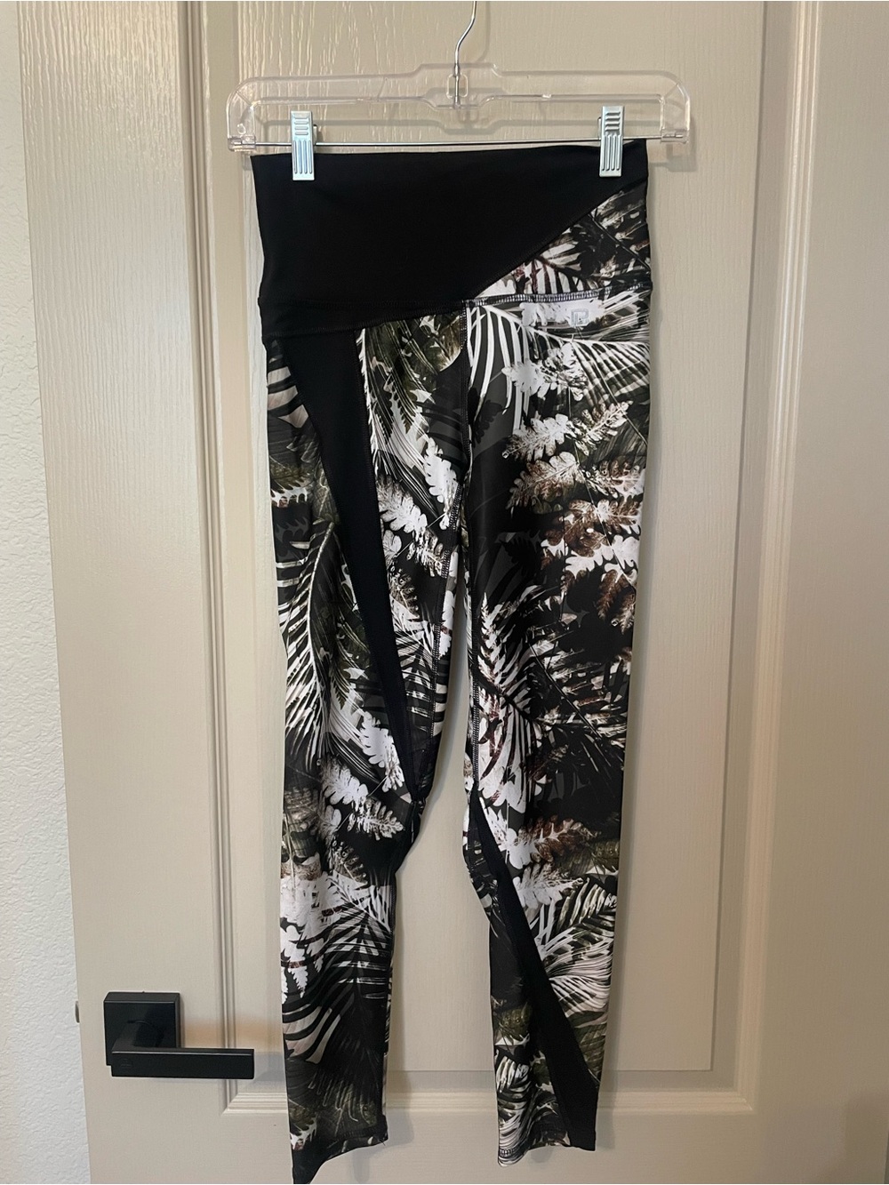 Bombshell Sportswear Tropical Shadow Palm Leggings S Rare